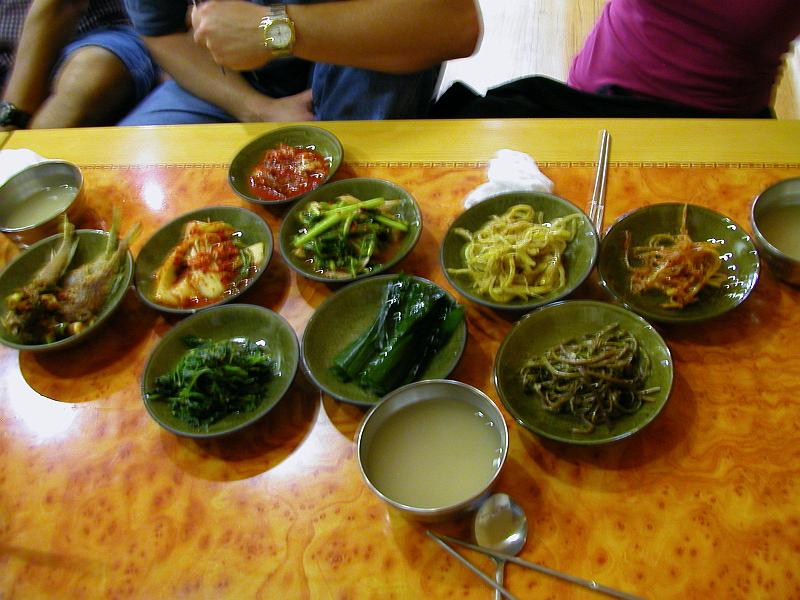 DSCN7629.jpg - Kimchi and other yummy dishes
